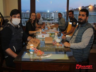 BAŞKAN UMUTLU SAĞLIK ÇALIŞANLARI İLE BİRLİKTE İFTAR YAPTI