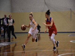 Edremit Belediyesi Gürespor bayan basketbol takımı 10. Hafta maçında
