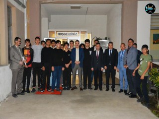 EDREMİT’TE RAMAZAN'IN BEREKETİ ÖĞRENCİLERE PAYLAŞILDI